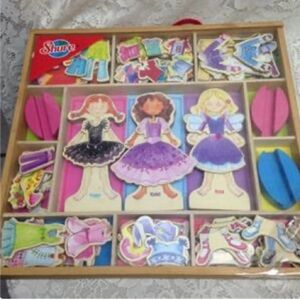 2008 Shure Magnetic Daisy Girls Doll Set-Dollhouse & Dress-up, About 130pcs